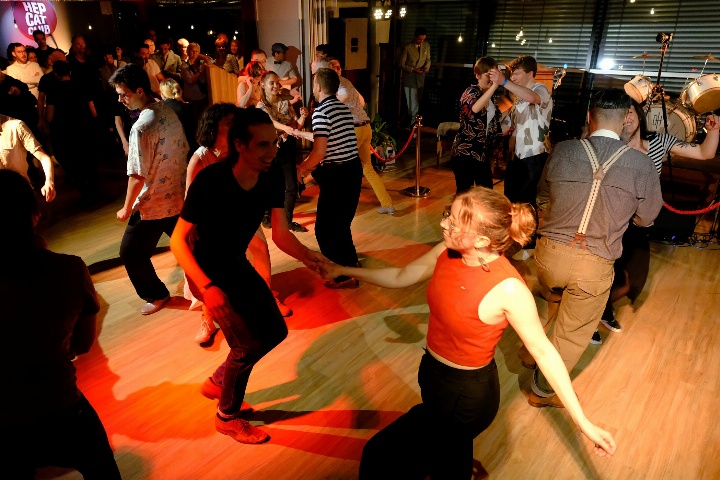 Die Nacht ausswingen